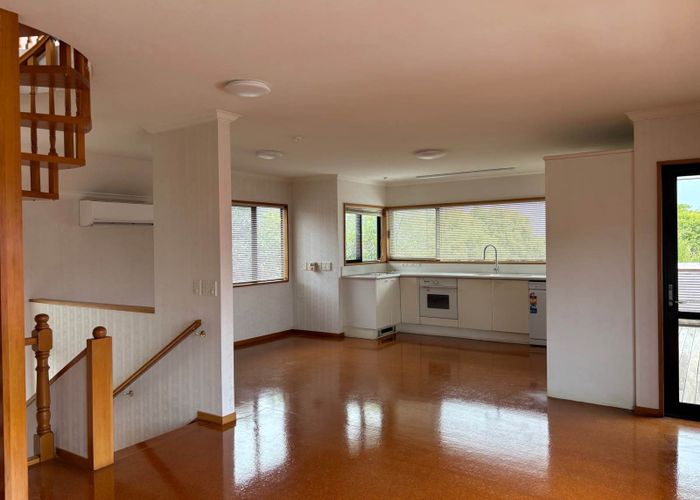  at 2/9 Egremont Street, Belmont, North Shore City, Auckland