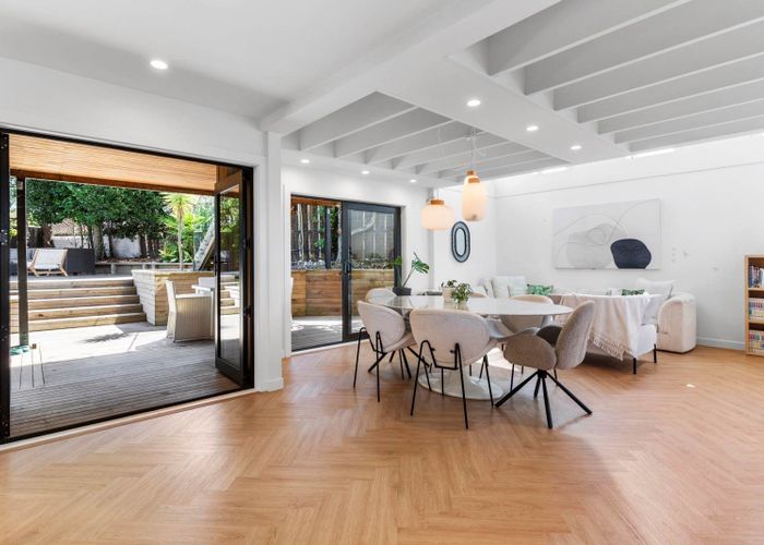  at 1/102 East Coast Road, Forrest Hill, Auckland