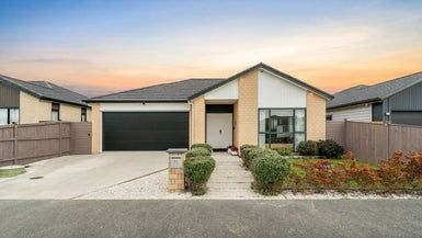  at 14 Earlywood Road, Ardmore, Auckland