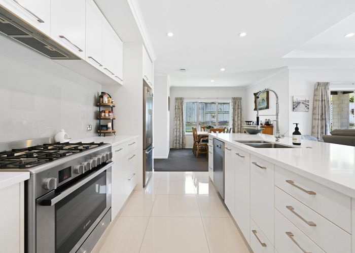  at 16 Longbow Terrace, Flagstaff, Hamilton