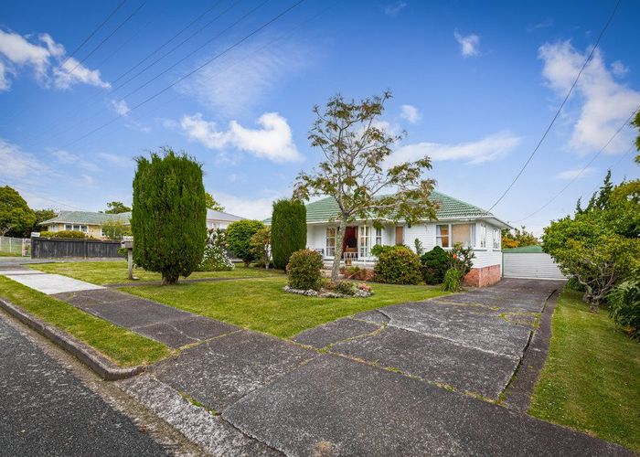 at 1 Boler Place, New Lynn, Auckland