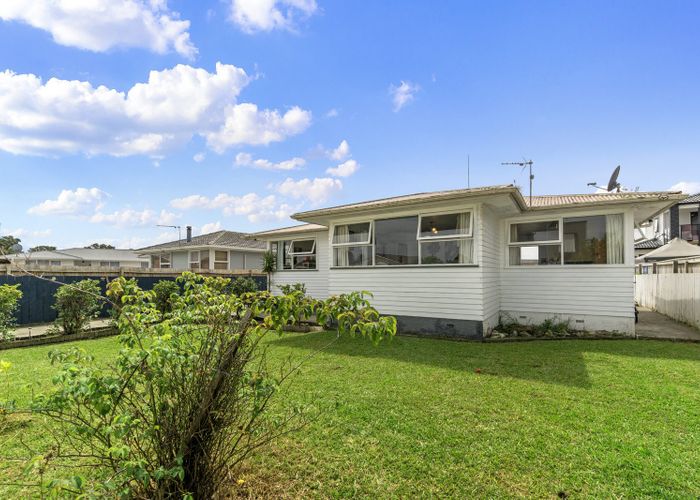  at 3 Convair Crescent, Mangere, Auckland