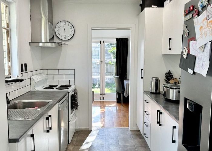  at 1 Carrington Avenue, Hillcrest, Hamilton, Waikato