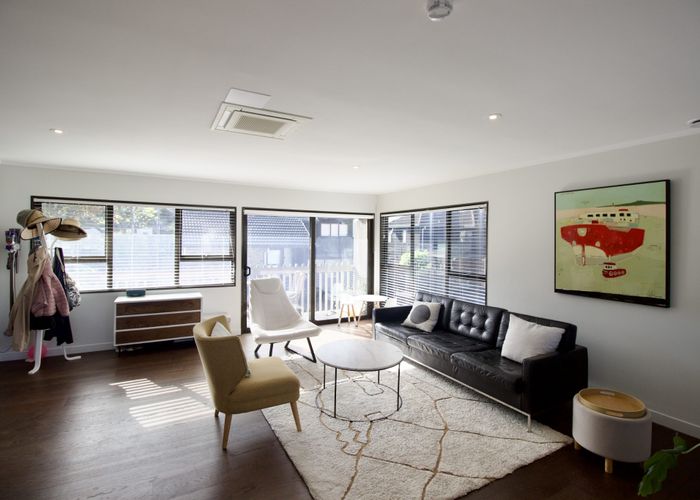  at 1/8 Commodore Parry Road, Castor Bay, North Shore City, Auckland