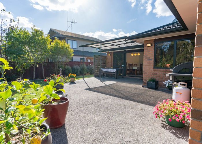  at 9 Montrose Crescent, Huntington, Hamilton