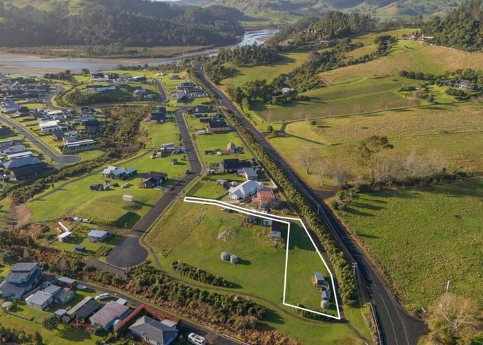  at 10 Tinirau Place, Cooks Beach, Thames-Coromandel, Waikato