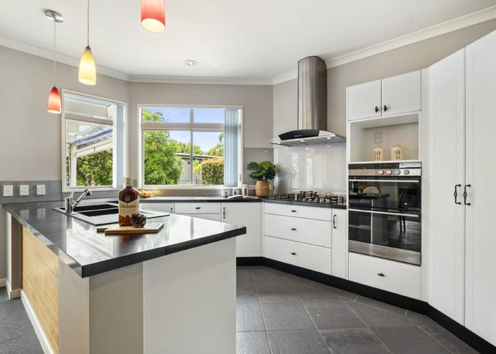  at 11 English Oak Drive, Schnapper Rock, Auckland