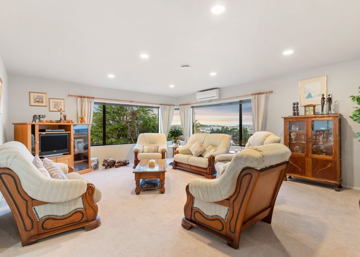  at 11 Pigeonwood Lane, Albany, North Shore City, Auckland