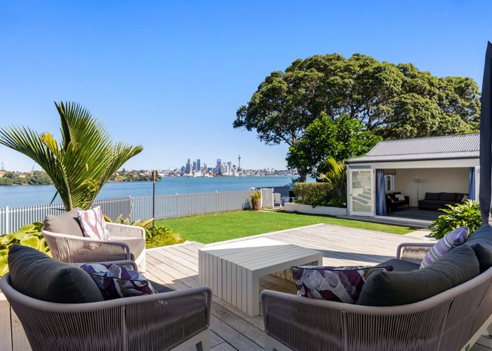  at 21 Norwood Road, Bayswater, North Shore City, Auckland
