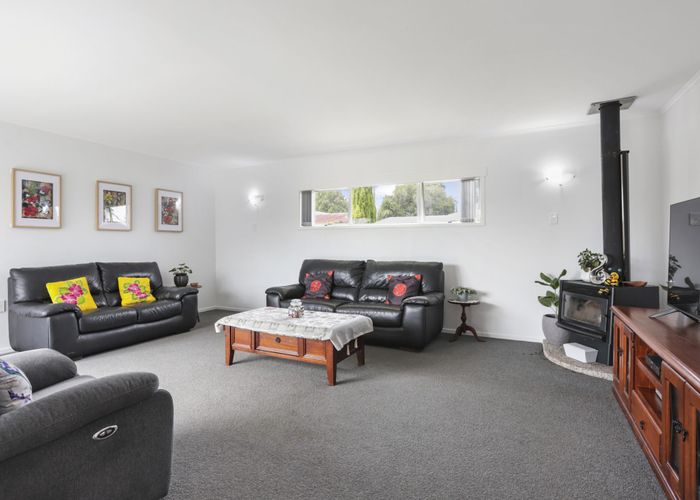  at 6 Taioma Crescent, Te Atatu Peninsula, Waitakere City, Auckland