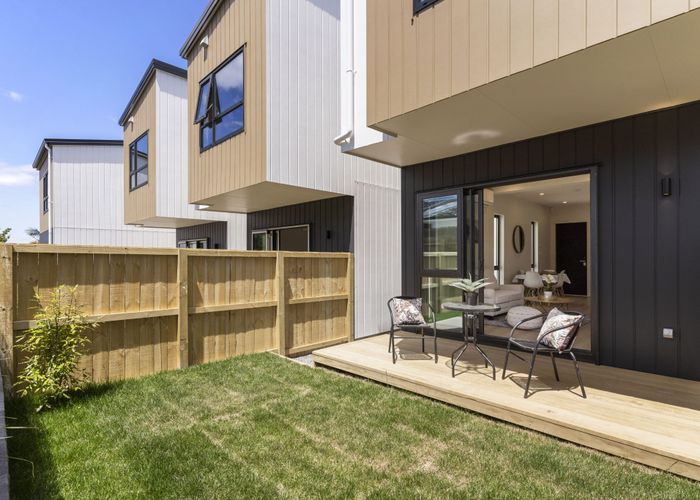  at 5/155 Te Atatu Road, Te Atatu South, Waitakere City, Auckland
