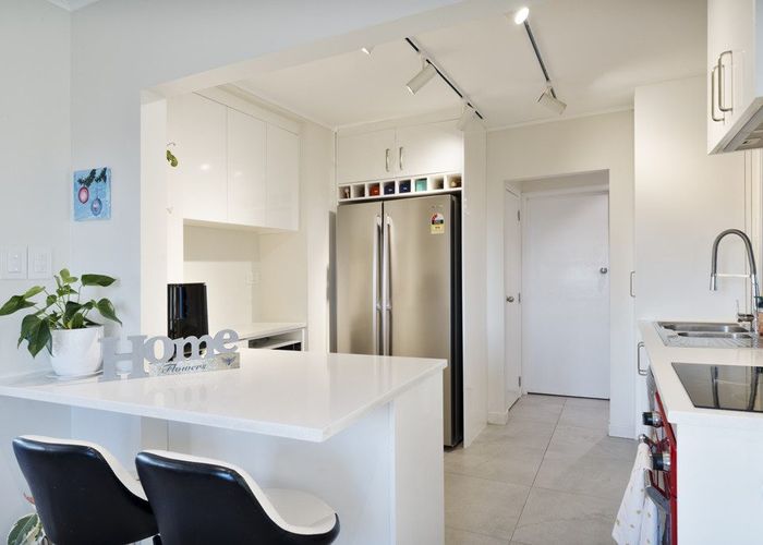  at 121 Tiverton Road, New Windsor, Auckland City, Auckland