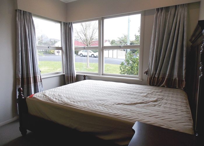 at 4 Goad Crescent, Hillsborough, Auckland