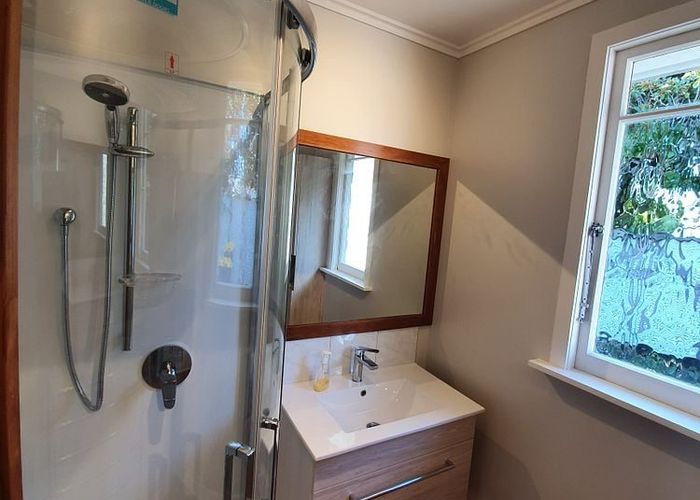  at 46 Roseberry Avenue, Birkenhead, North Shore City, Auckland