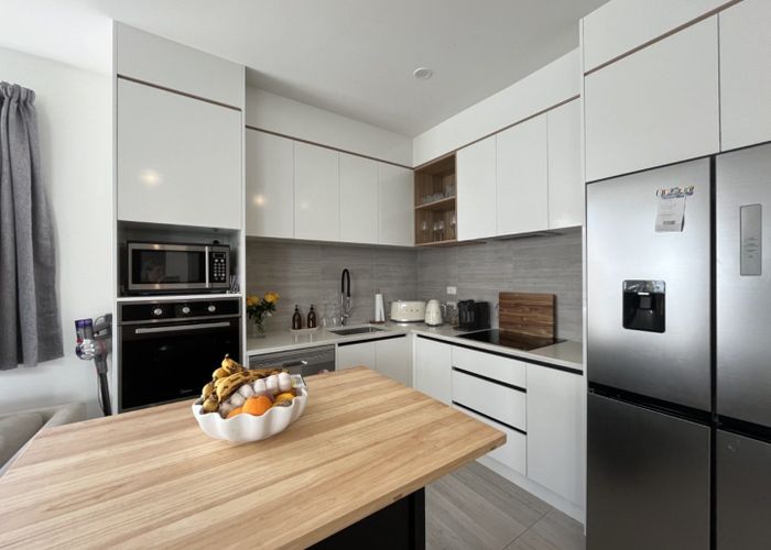  at 6/535 Swanson Road, Ranui, Auckland