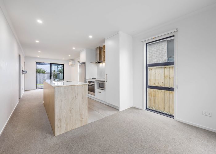  at 27 Houhora Street, Westgate, Waitakere City, Auckland