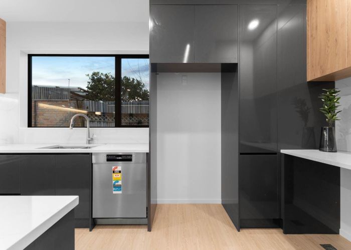  at 4/16 Binsted Road, New Lynn, Waitakere City, Auckland