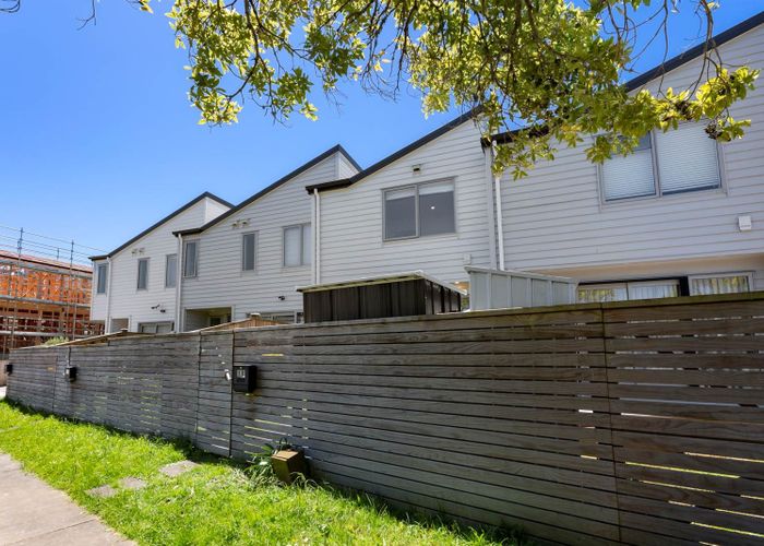  at 1B Sirius Place, Botany Downs, Manukau City, Auckland