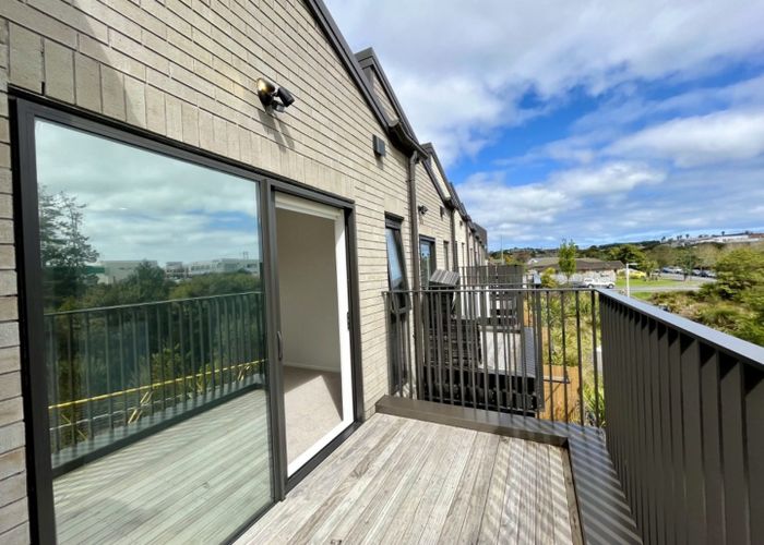  at 10/28 Westgate Drive, Westgate, Waitakere City, Auckland