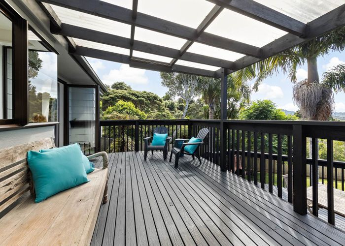  at 3B Laingrange Place, Laingholm, Auckland
