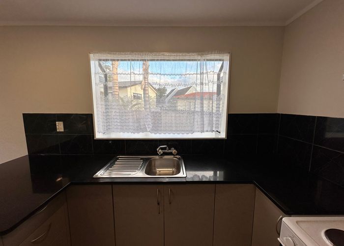  at 4b Kimdale Place, Totara Heights, Manukau City, Auckland