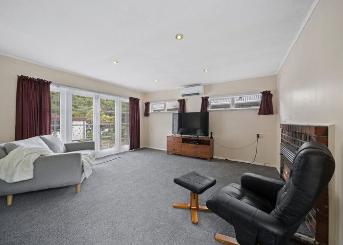  at 41 Sunny Grove, Wainuiomata, Lower Hutt