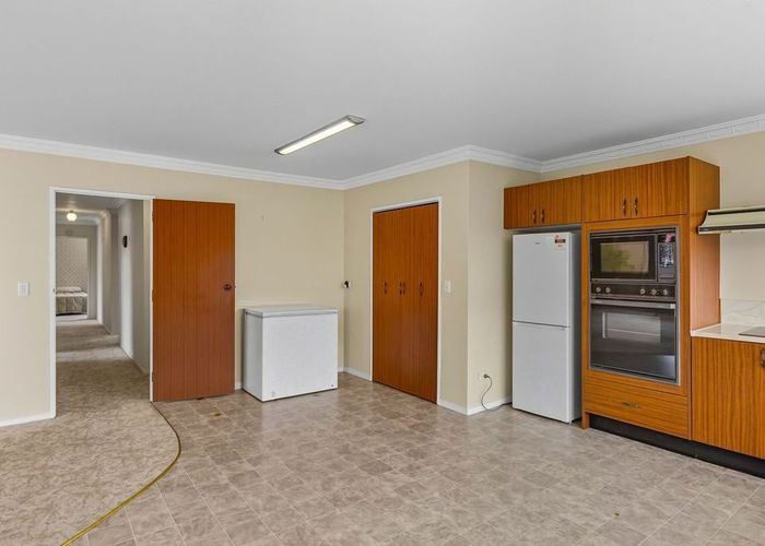  at 11 The Avenue, Paraparaumu Beach, Paraparaumu