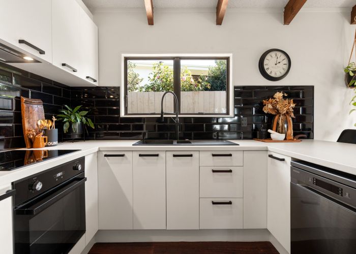  at 32a Ranginui Road, Welcome Bay, Tauranga, Bay Of Plenty