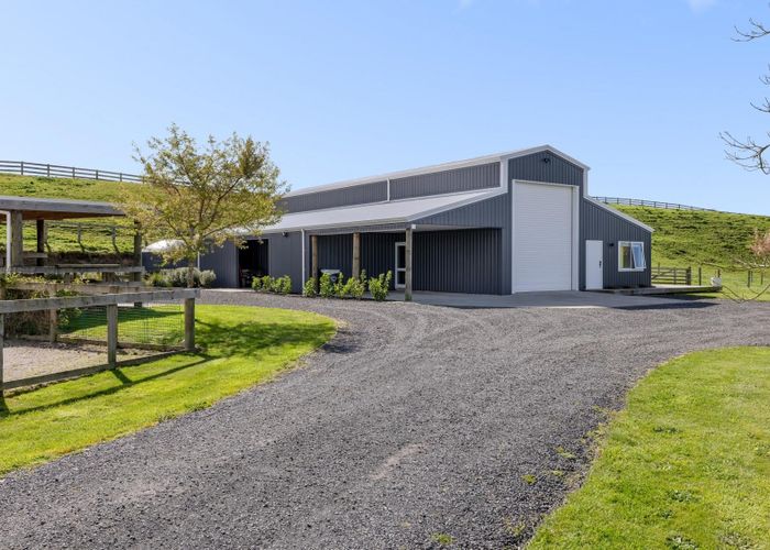  at 16 Betty May Drive, Pyes Pa, Tauranga