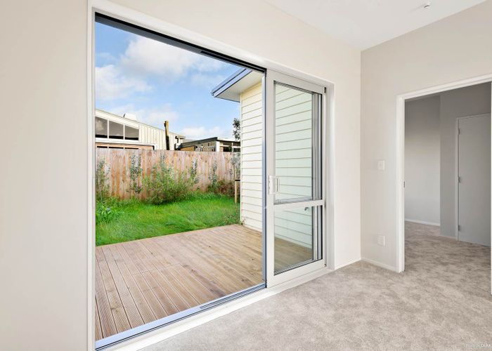  at 16/11 Ray Small Drive, Papakura, Auckland