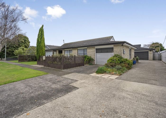  at 2/38 Garden Road, Avalon, Lower Hutt