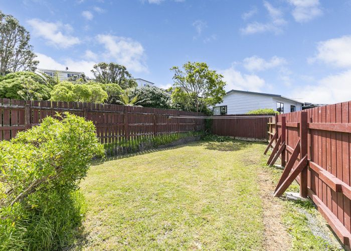  at 5B Sunhaven Drive, Newlands, Wellington