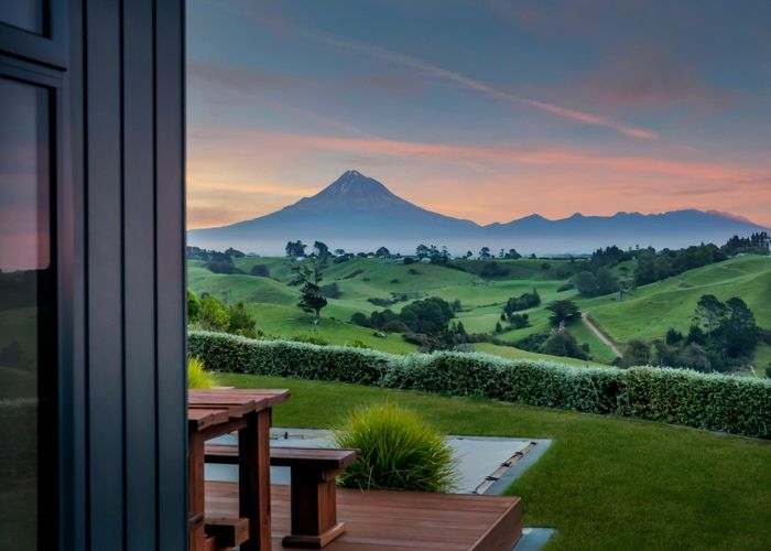  at 956 Richmond Road, Lepperton, New Plymouth, Taranaki