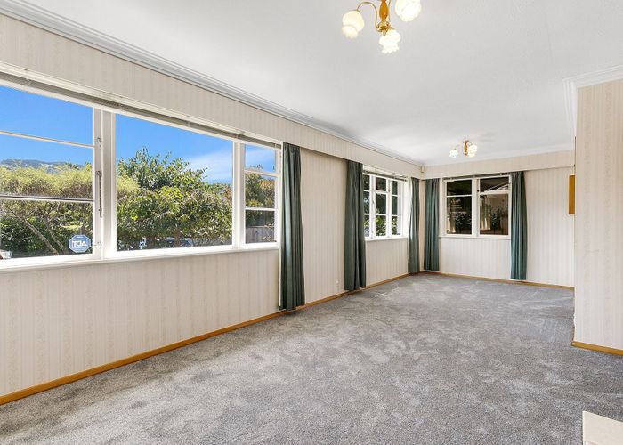  at 5 Courtenay Road, Heretaunga, Upper Hutt