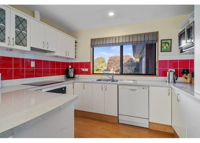  at 1 Stanton Place, Woodend, Woodend