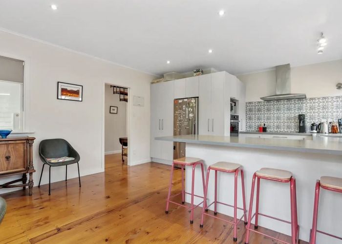  at 199 Woodlands Park Road, Titirangi, Auckland