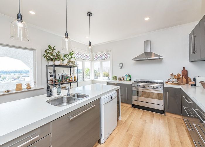  at 55 Hipango Terrace, Durie Hill, Whanganui