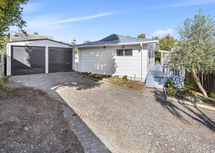  at 1/24 Farwood Drive, Henderson, Waitakere City, Auckland