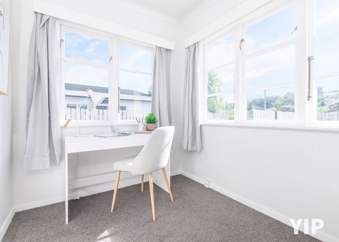  at 33 Findlay Street, Tawa, Wellington
