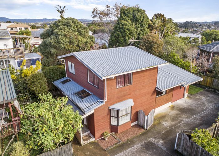  at 2/39 Sturges Road, Henderson, Auckland