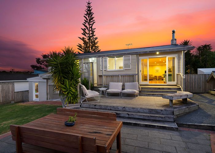  at 8 Geneva Place, Blockhouse Bay, Auckland City, Auckland