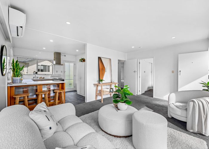  at 2/19 Bentley Avenue, Glenfield, North Shore City, Auckland