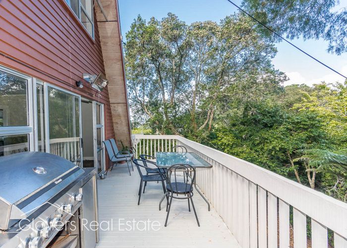  at 806 South Titirangi Road, Titirangi, Auckland