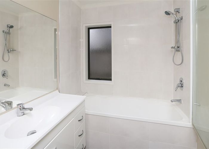  at 225B Fox Street, Hamilton East, Hamilton