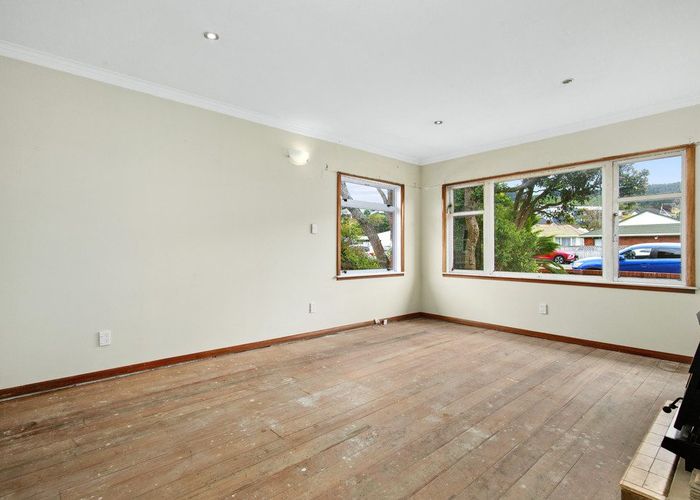  at 142 Main Road, Tawa, Wellington