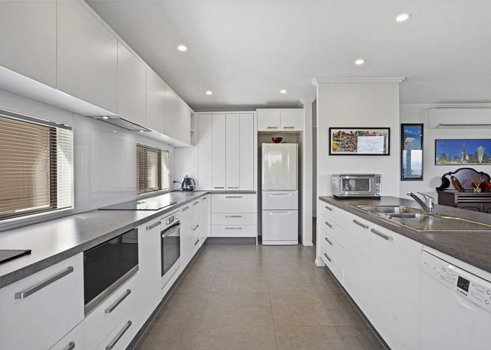  at 11 Hilltop Lane, Mount Pleasant, Christchurch City, Canterbury