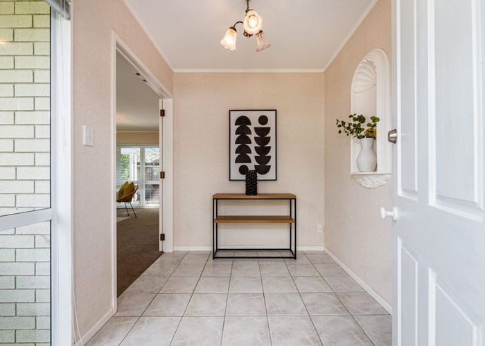  at 42 Sunhill Road, Sunnyvale, Auckland