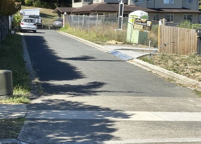  at 8B Albertine Place, Greenhithe, North Shore City, Auckland