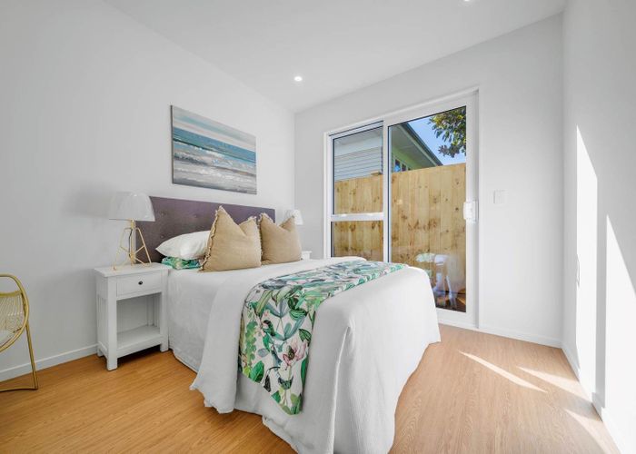  at 2B Deuxberry Avenue, Northcote, North Shore City, Auckland