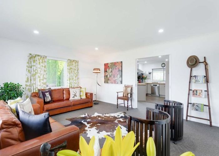  at 18 McEwen Crescent, Riverstone Terraces, Upper Hutt